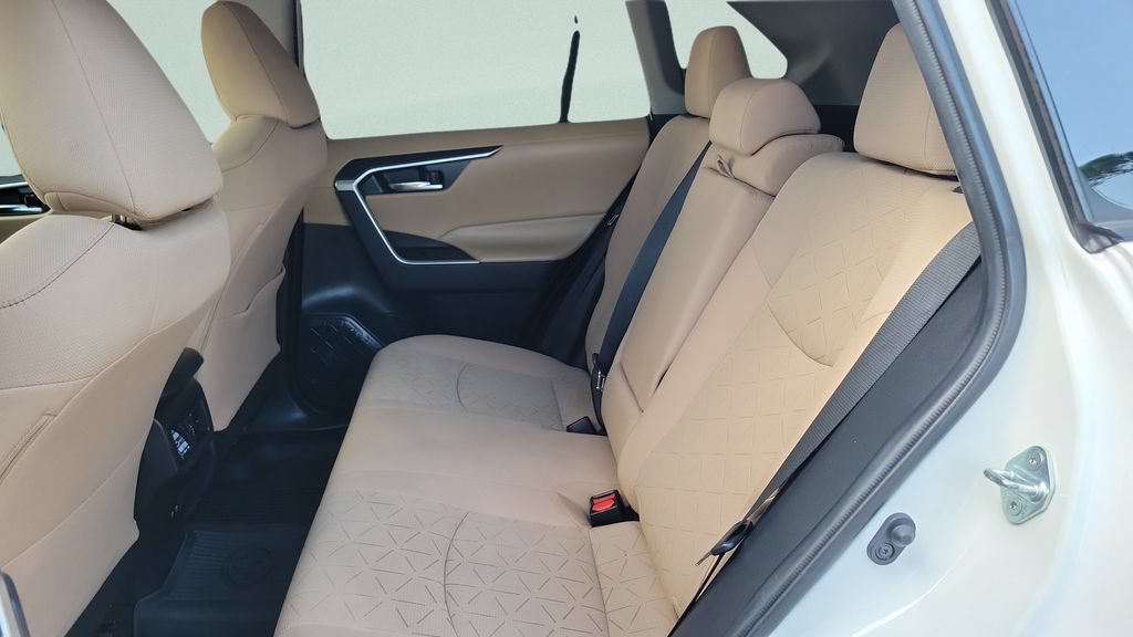 Certified 2020 Toyota RAV4 XLE FWD image 10