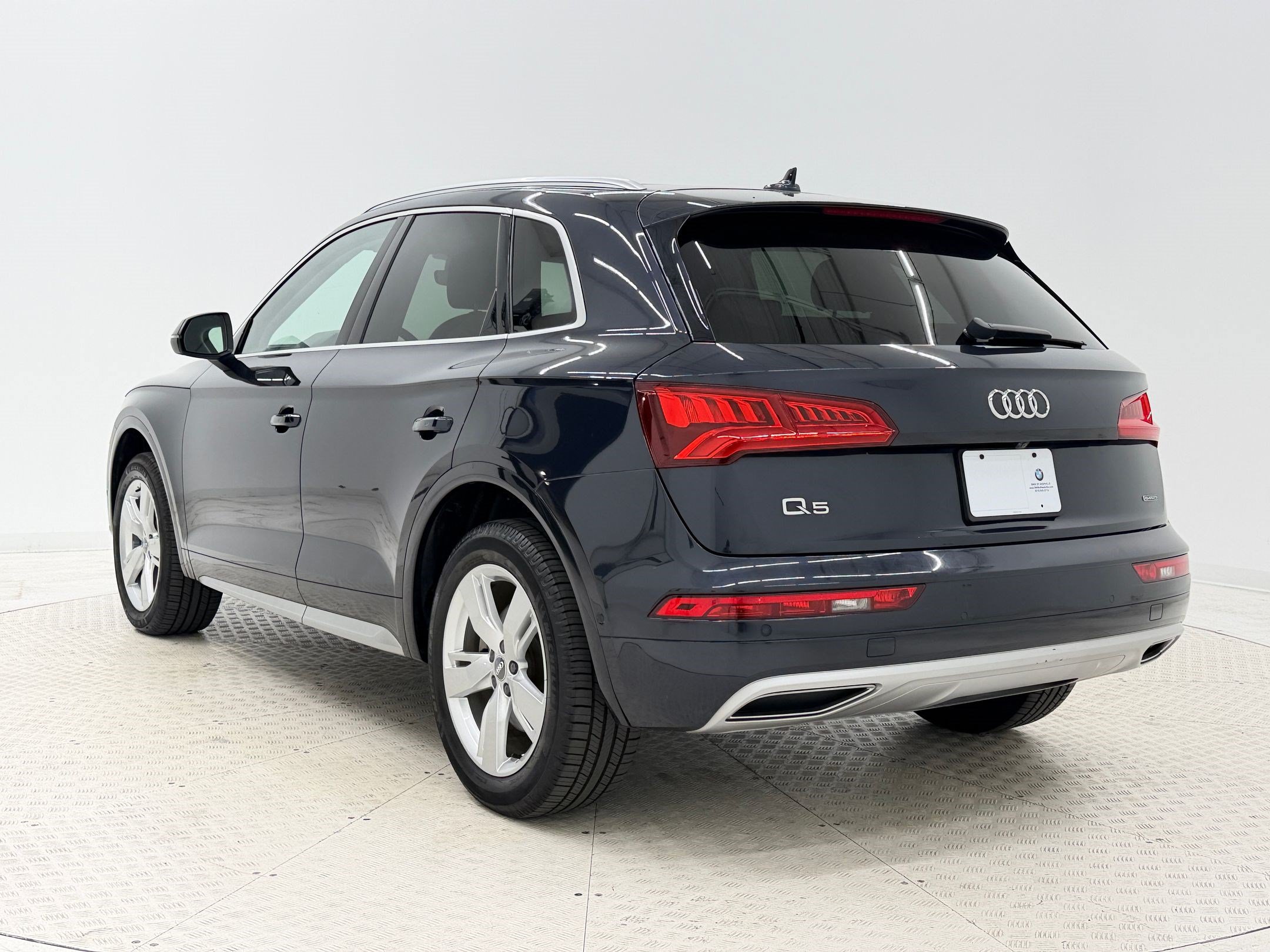 Used 2019 Audi Q5 Prestige w/ Prestige Package AWD/4WD image 3