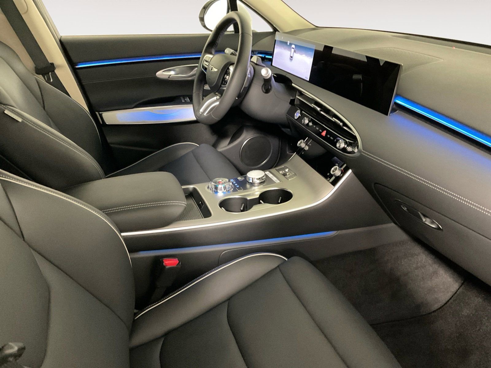 Used 2026 Genesis GV70 2.5T Advanced image 15