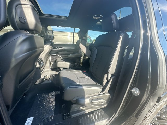 New 2026 Jeep Grand Wagoneer Limited AWD/4WD image 26