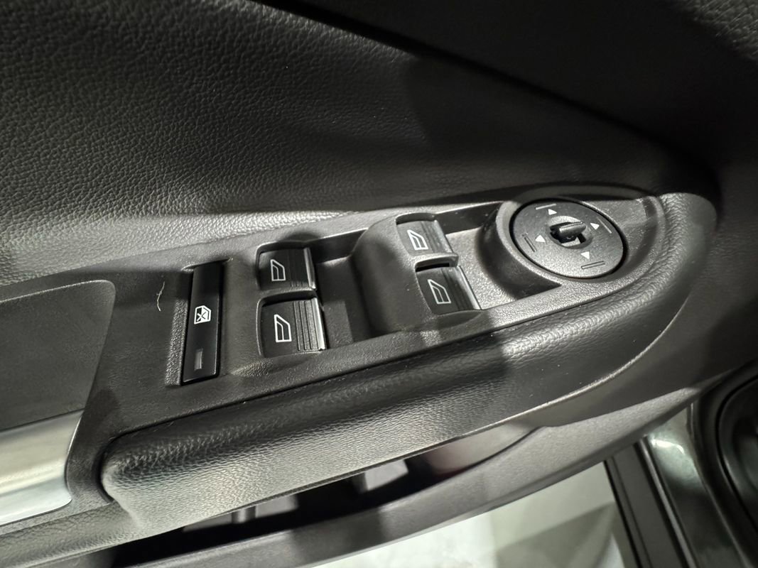 Used 2018 Ford Escape Titanium w/ Ford Safe & Smart Package image 31