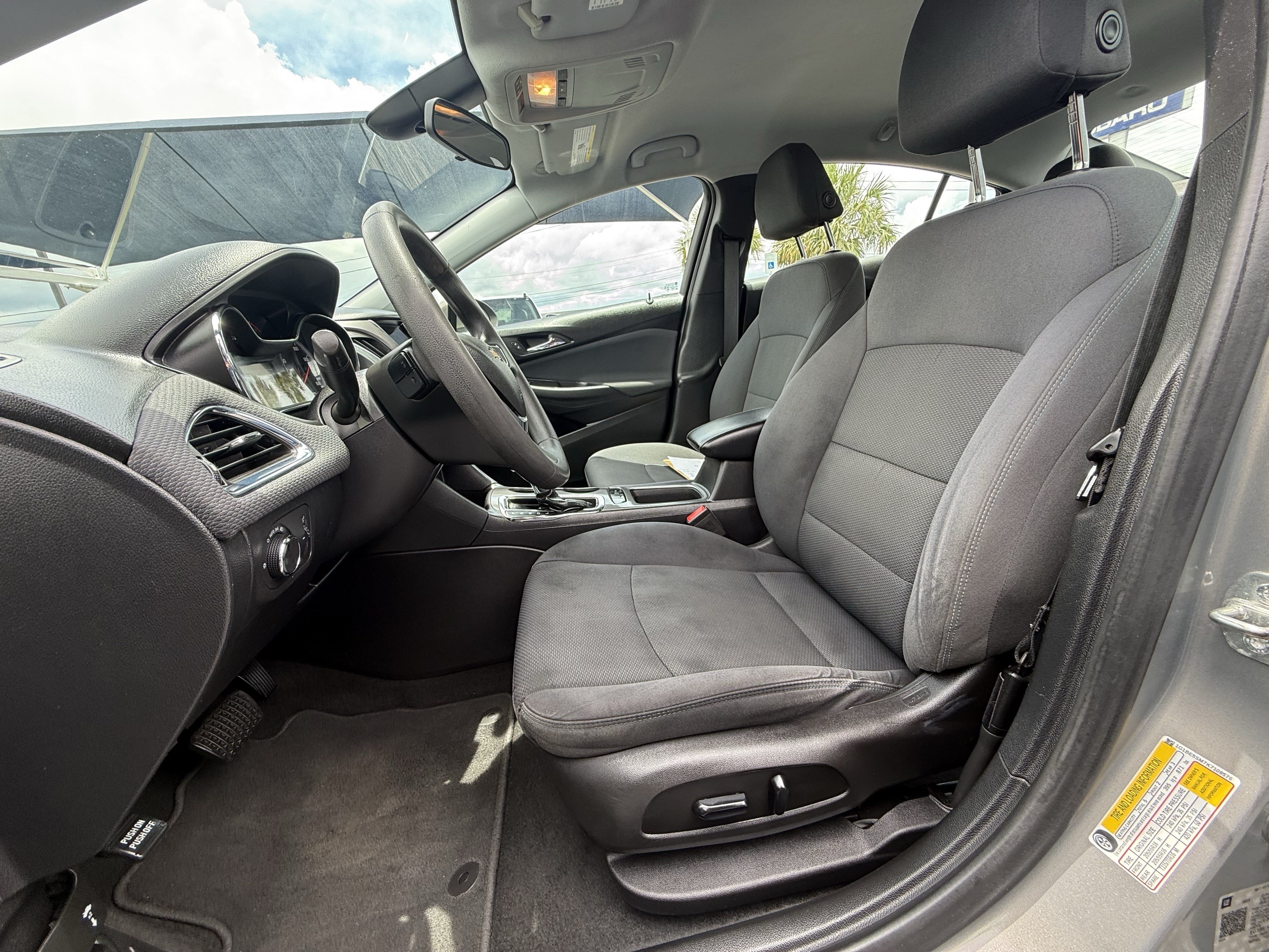 Used 2019 Chevrolet Cruze LT w/ Convenience Package FWD image 20