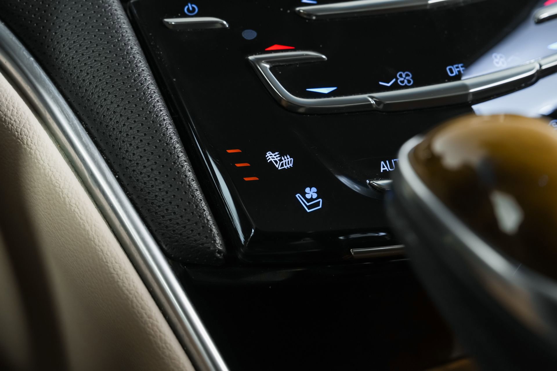 Used 2019 Cadillac XTS Luxury w/ Driver Awareness Package image 31