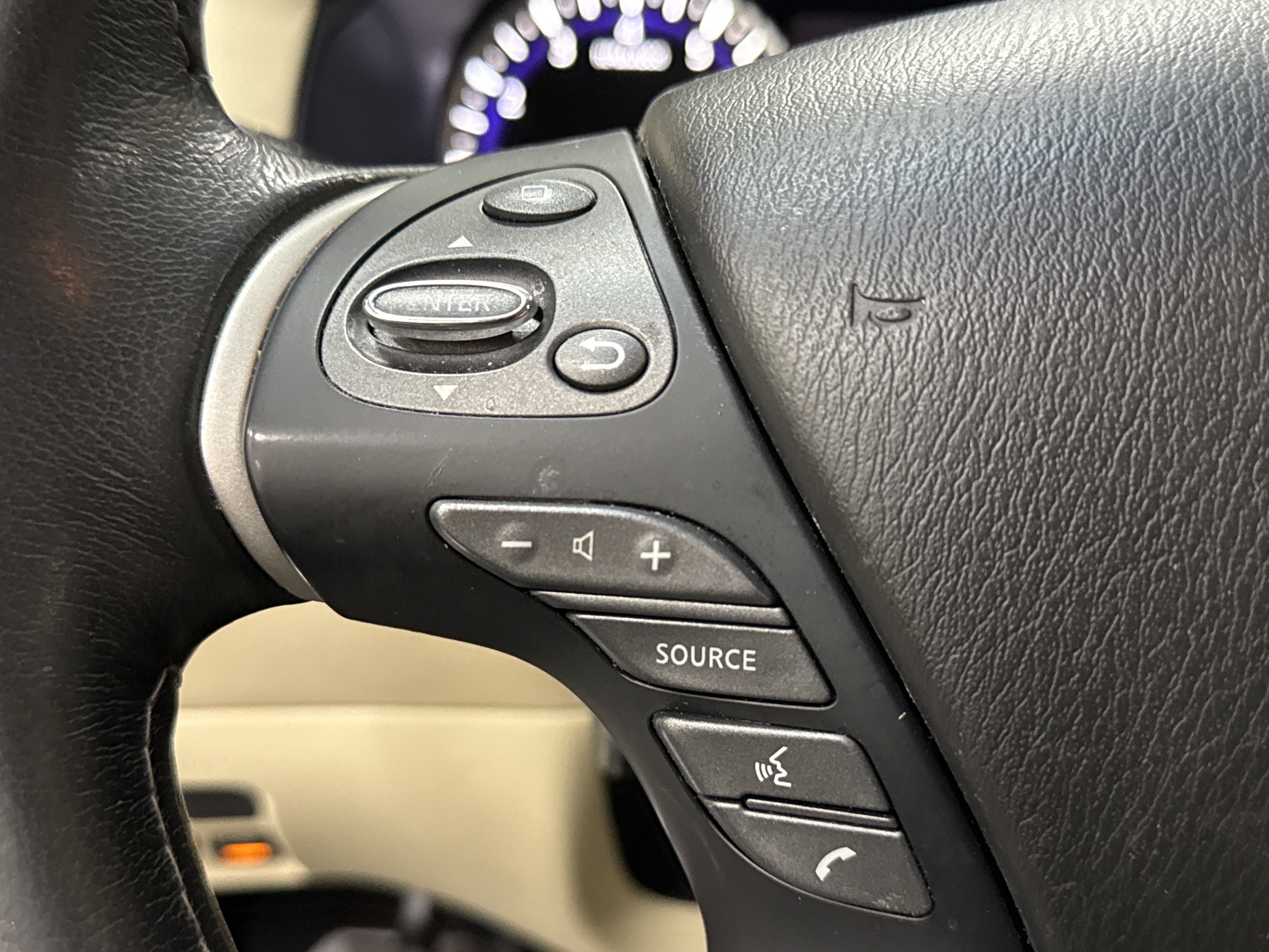 Used 2018 INFINITI QX60 FWD w/ Deluxe Technology Package image 21