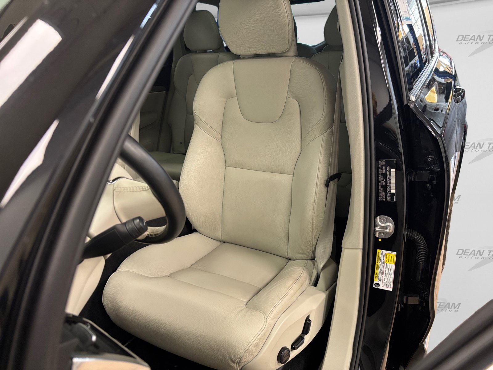 Used 2024 Volvo XC90 T8 Plus w/ Protection Package Premier AWD/4WD image 38