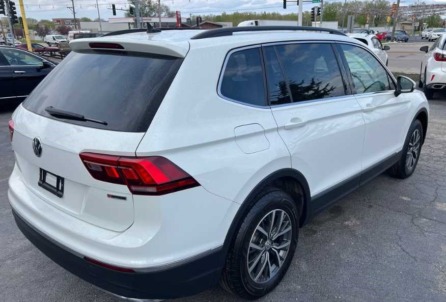 Used 2020 Volkswagen Tiguan SE w/ Panoramic Sunroof Package AWD/4WD image 5