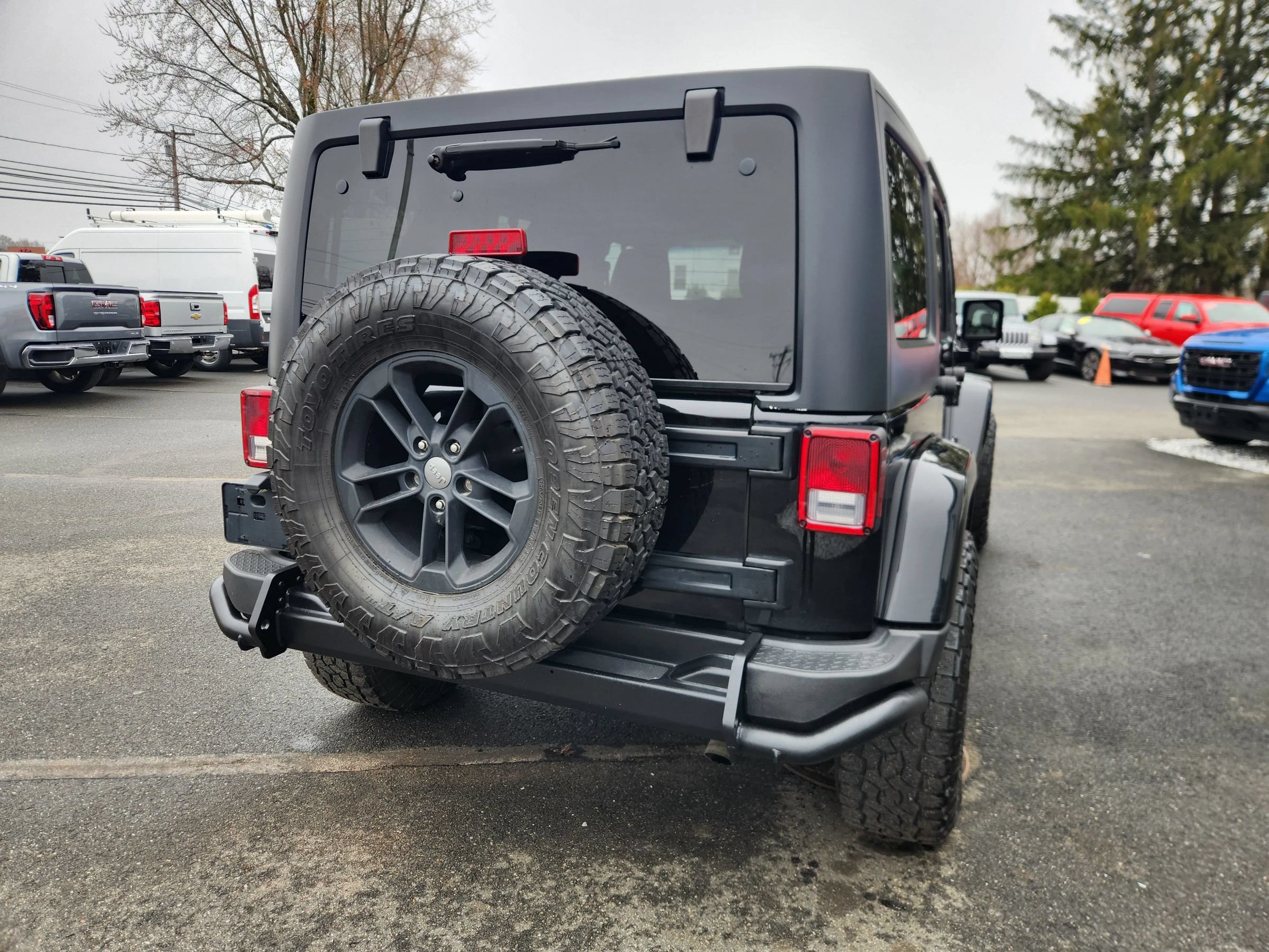 Used 2017 Jeep Wrangler Unlimited Sahara AWD/4WD image 18