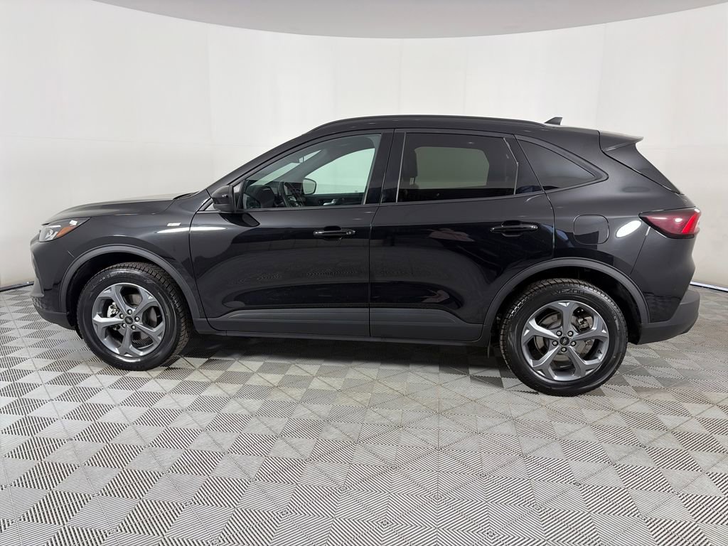 Certified 2025 Ford Escape ST-Line Select image 4