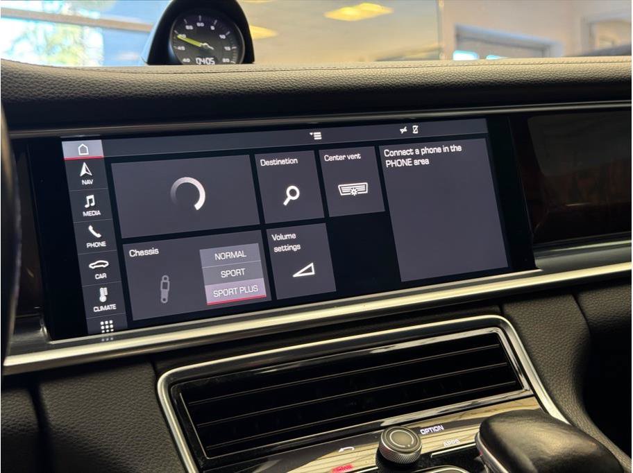 Used 2018 Porsche Panamera 4 AWD/4WD image 14