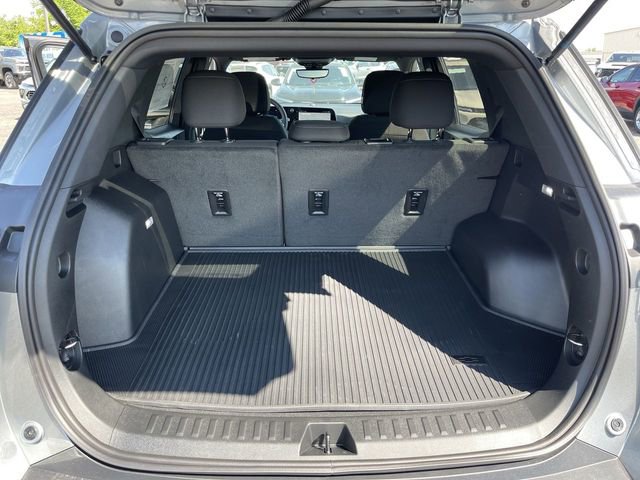 New 2026 Chevrolet Equinox LT w/ Safety and Technology Package FWD image 23