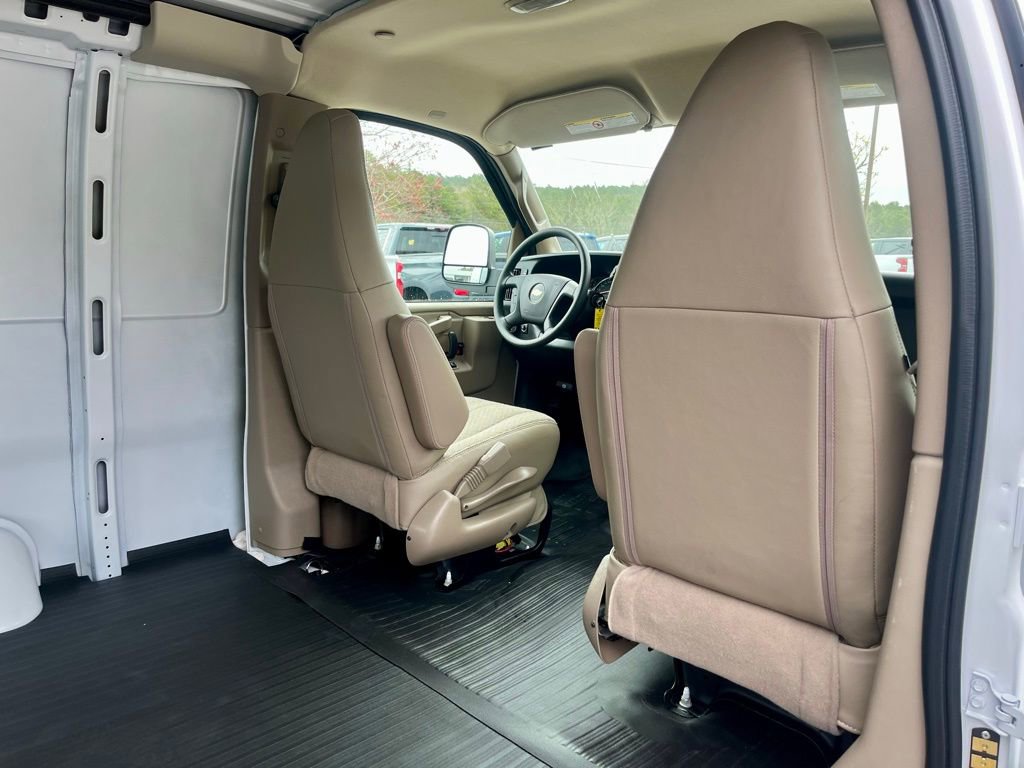 New 2026 Chevrolet Express 2500 RWD image 10