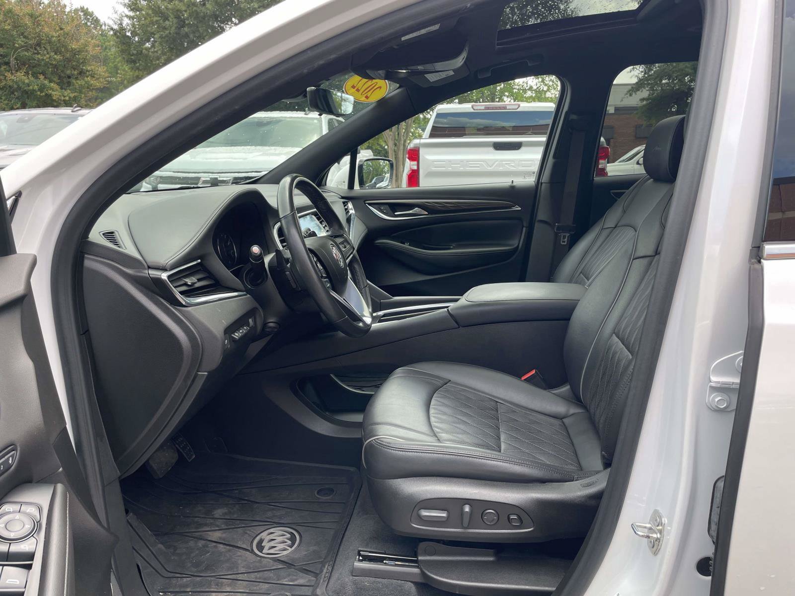 Used 2022 Buick Enclave Avenir w/ Trailering Package, 5000 lbs. AWD/4WD image 4
