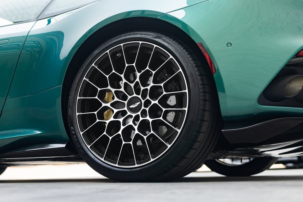 Used 2023 Aston Martin DBS Superleggera Volante RWD image 20