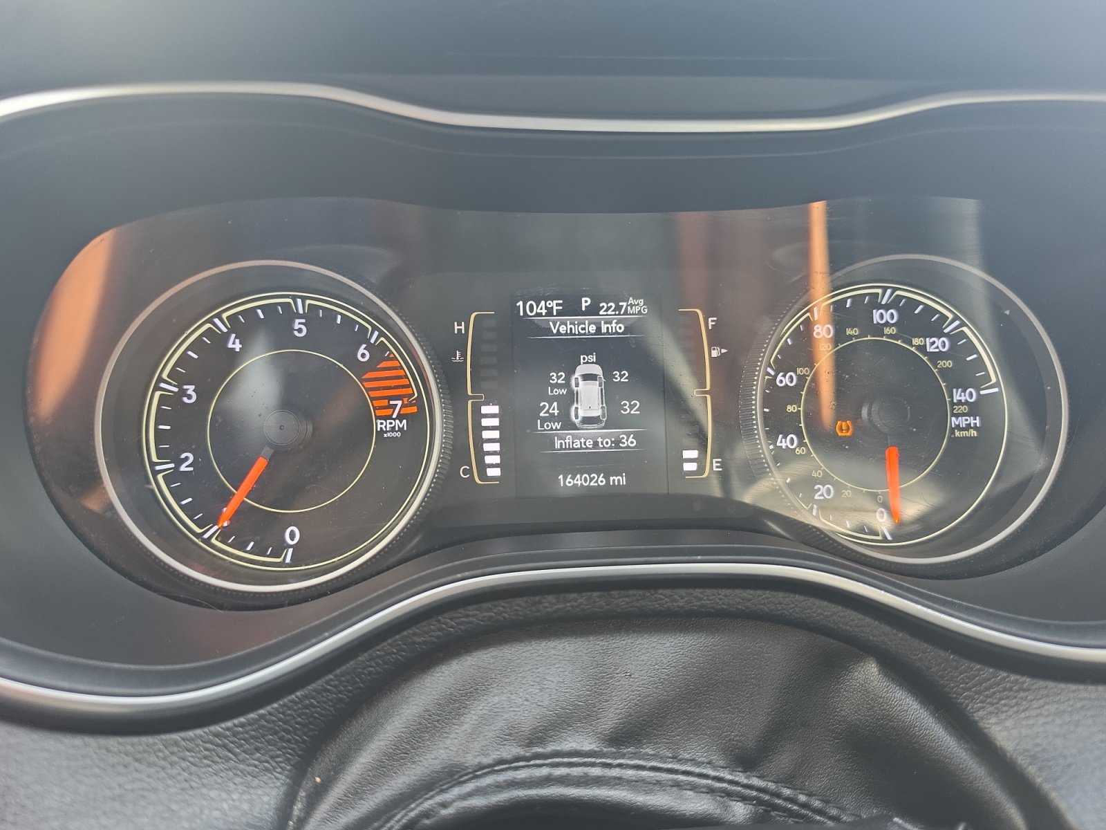 Used 2019 Jeep Cherokee Latitude w/ Cold Weather Group AWD/4WD image 15