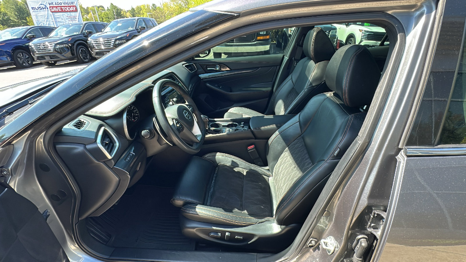 Used 2019 Nissan Maxima SR w/ Premium Package FWD image 11