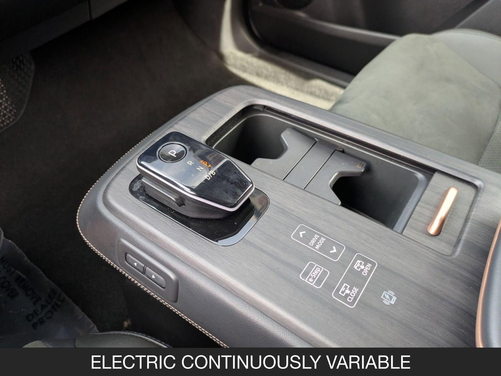 Used 2023 Nissan Ariya FWD image 16