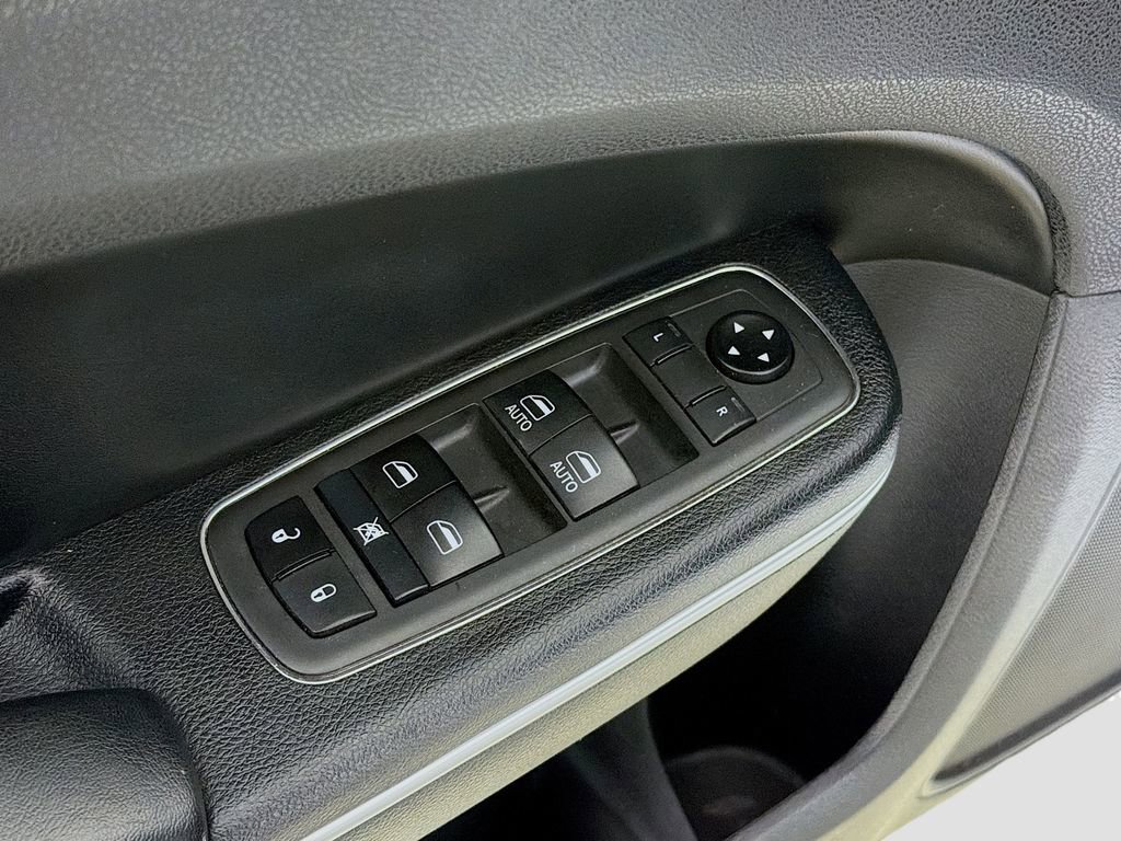 Used 2020 Chrysler 300 S RWD image 20
