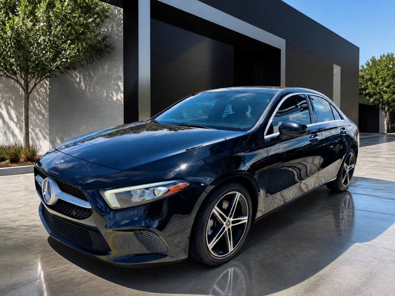 Used 2019 Mercedes-Benz A 220 4MATIC image 2
