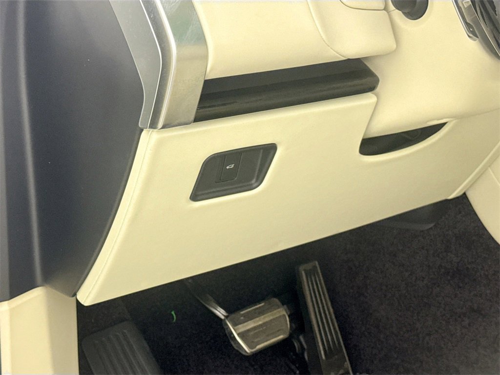 Used 2023 Land Rover Range Rover SE image 10