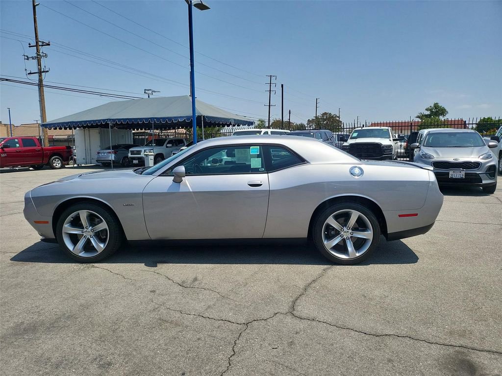 Used 2016 Dodge Challenger R/T RWD image 30