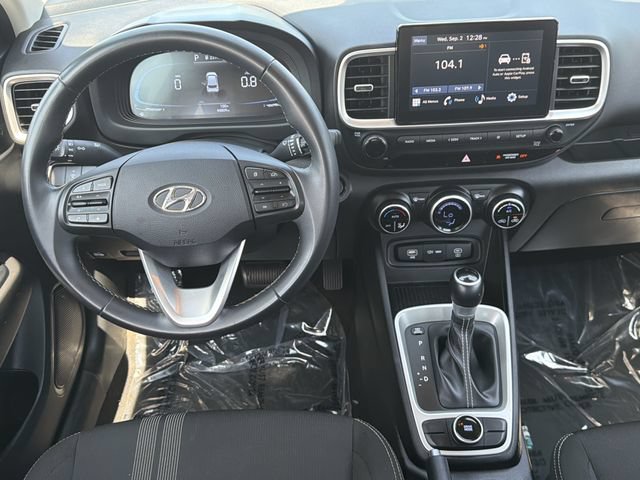 Certified 2025 Hyundai Venue SEL FWD image 25