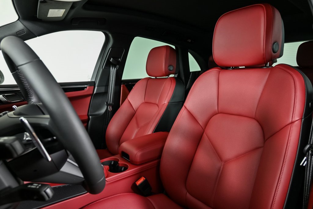 New 2026 Porsche Macan image 5