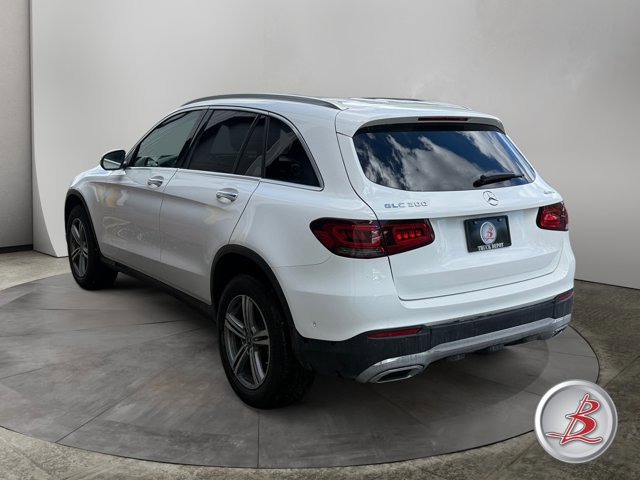 Used 2022 Mercedes-Benz GLC 300 4MATIC w/ Multimedia Package Lite image 3