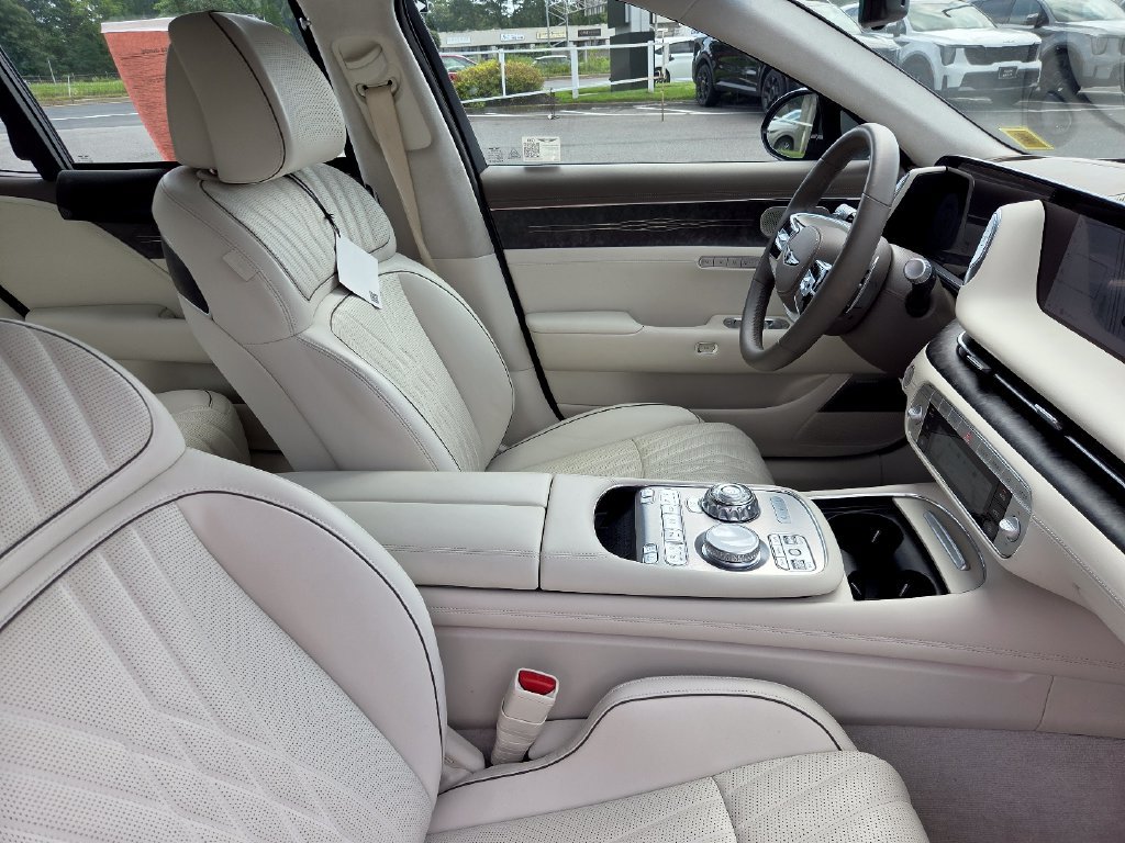 Used 2025 Genesis G90 3.5T AWD/4WD image 31