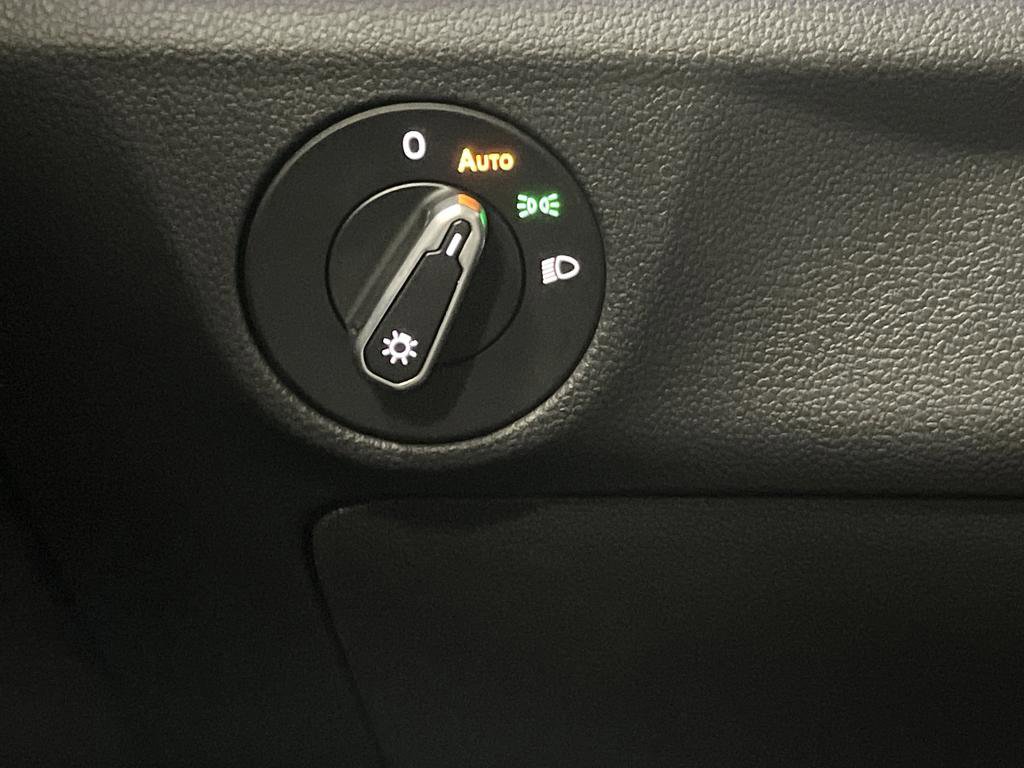 Used 2025 Volkswagen Jetta SEL image 23