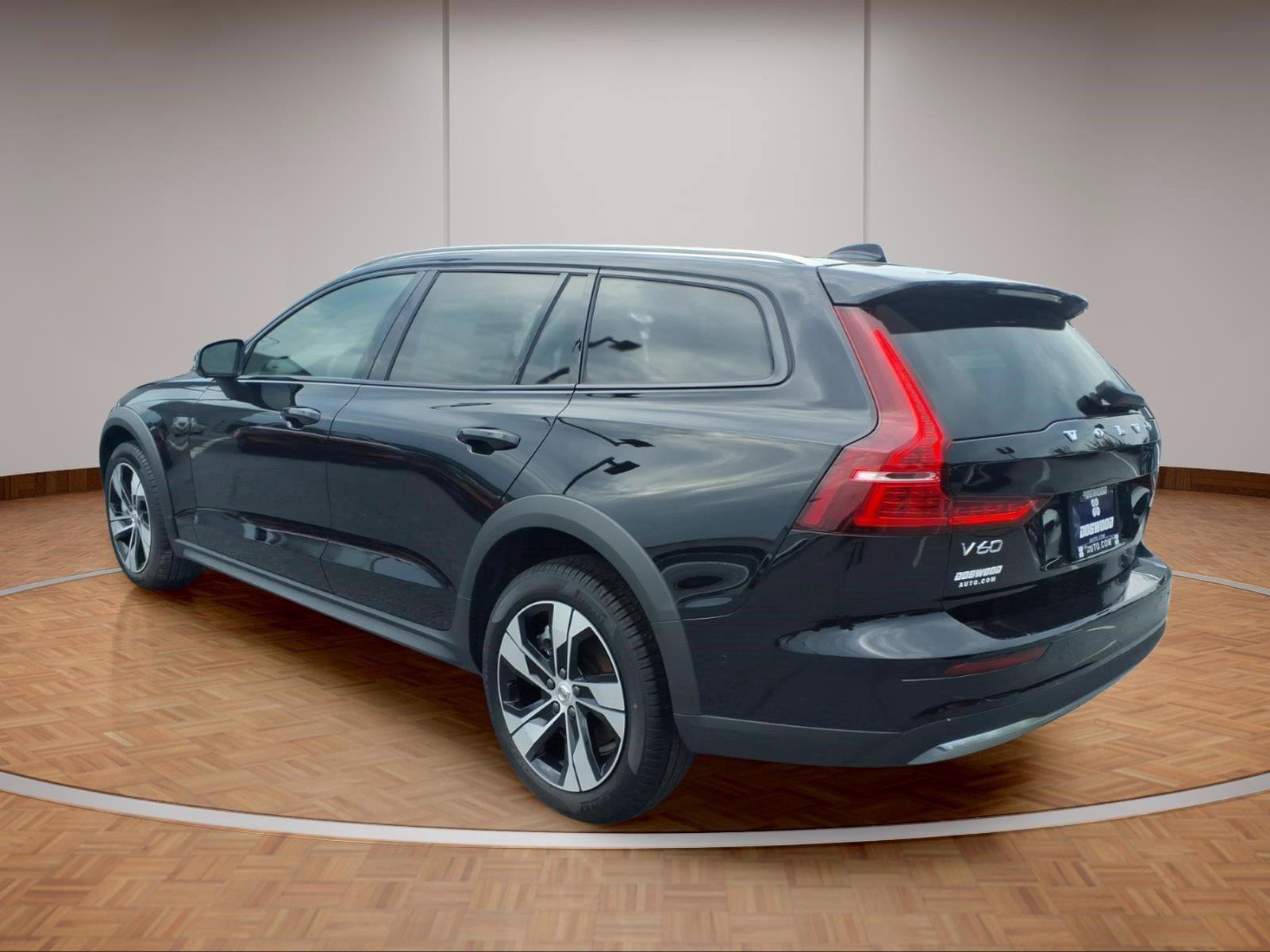 New 2026 Volvo V60 B5 Cross Country Plus w/ Climate Package AWD/4WD image 4