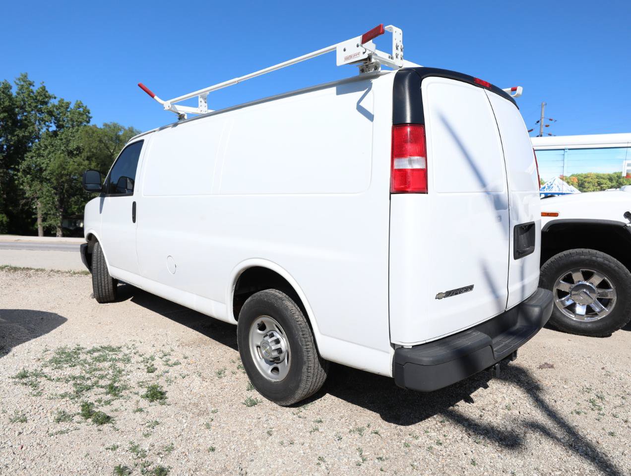 Used 2020 Chevrolet Express 2500 w/ Driver Convenience Package RWD image 9