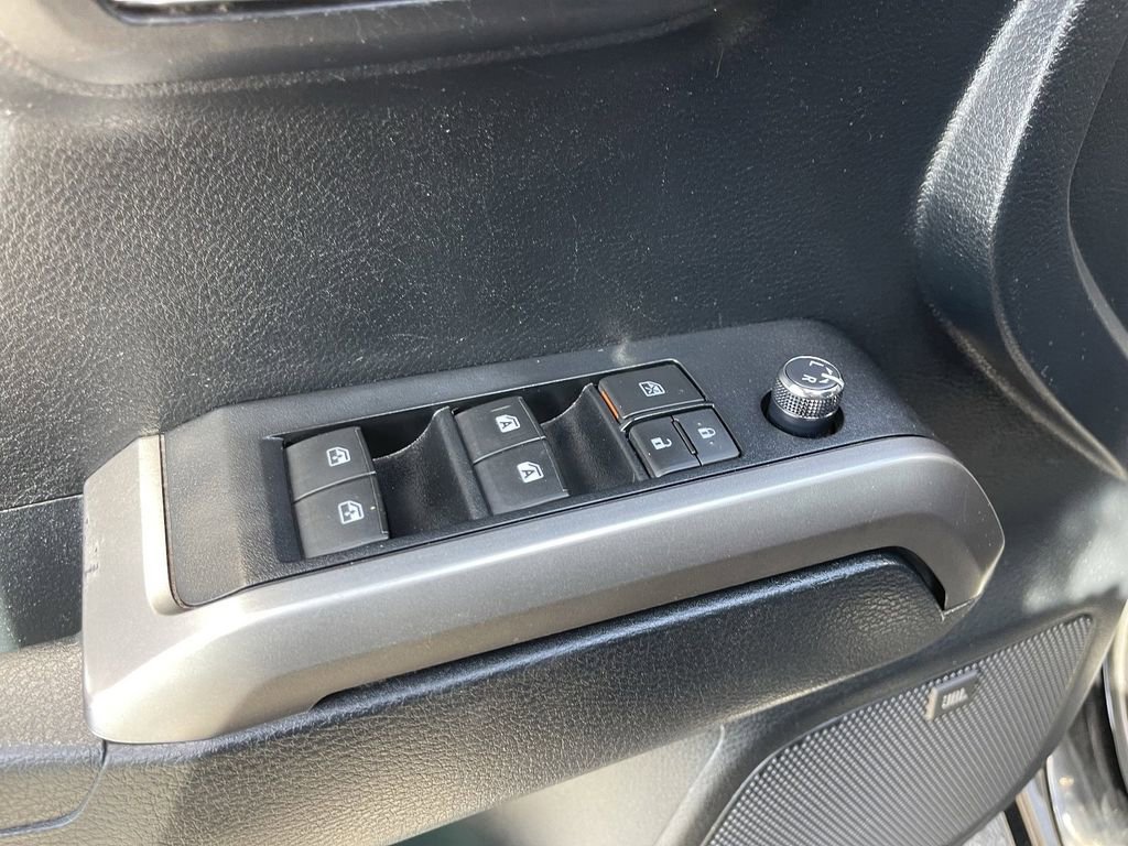 Used 2016 Toyota Tacoma Limited w/ Towing Package RWD image 21