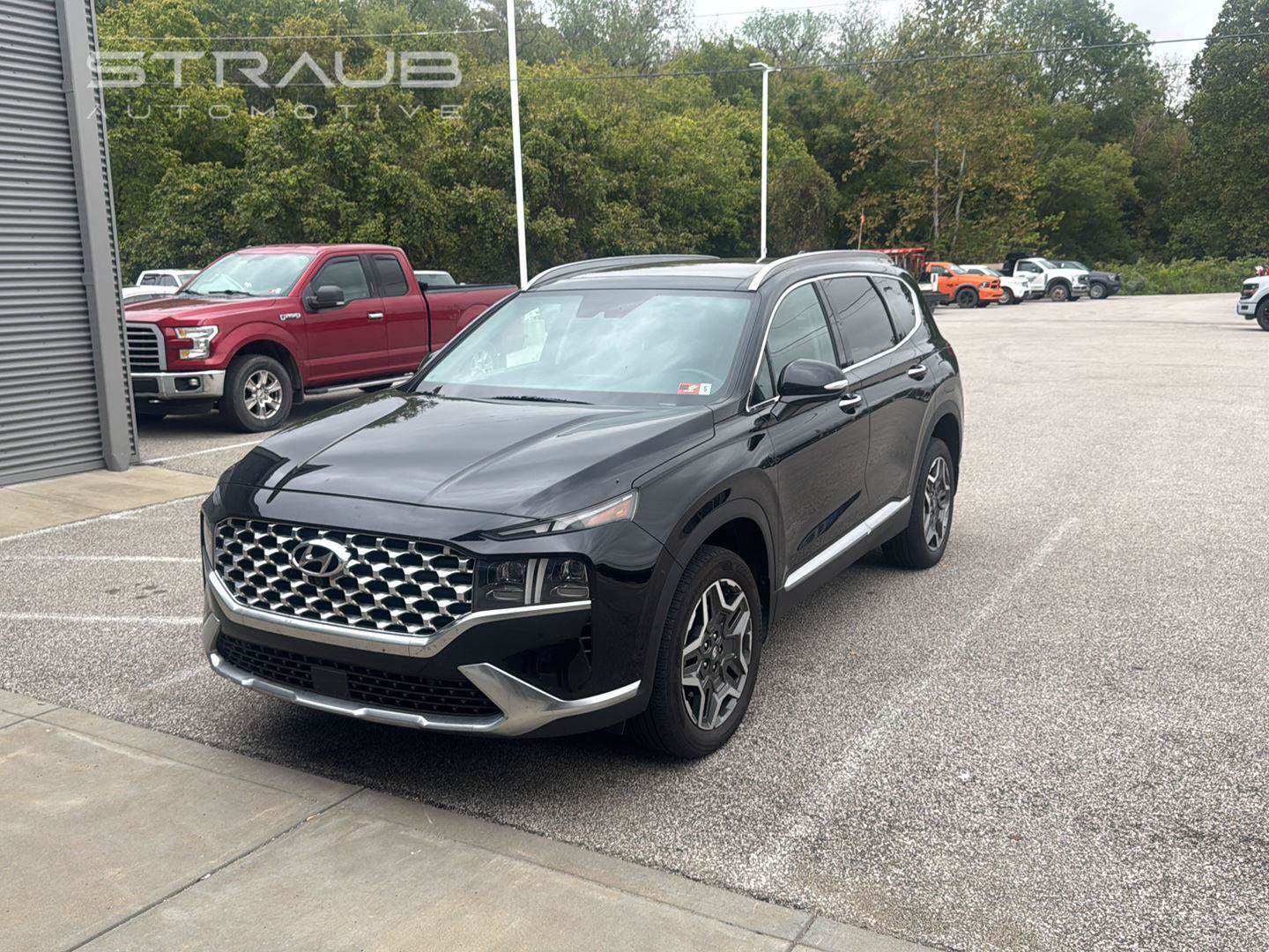 Used 2023 Hyundai Santa Fe Limited w/ Cargo Package AWD/4WD image 3