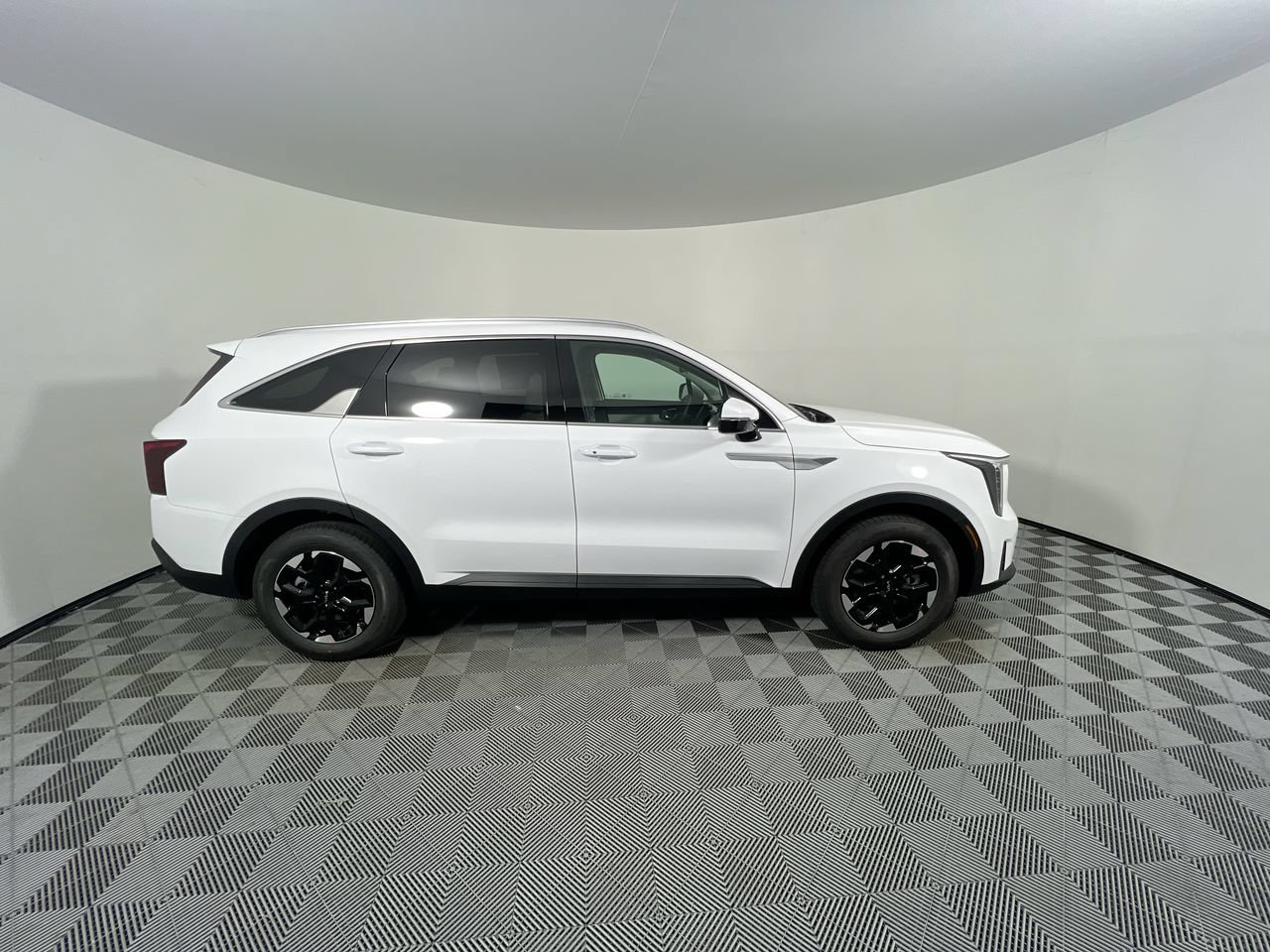 New 2026 Kia Sorento S FWD image 2