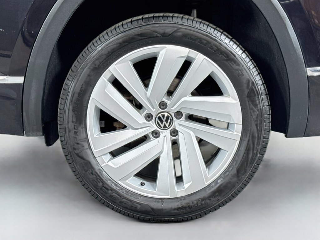 Used 2018 Volkswagen Atlas SE w/ R-Line Package AWD/4WD image 12