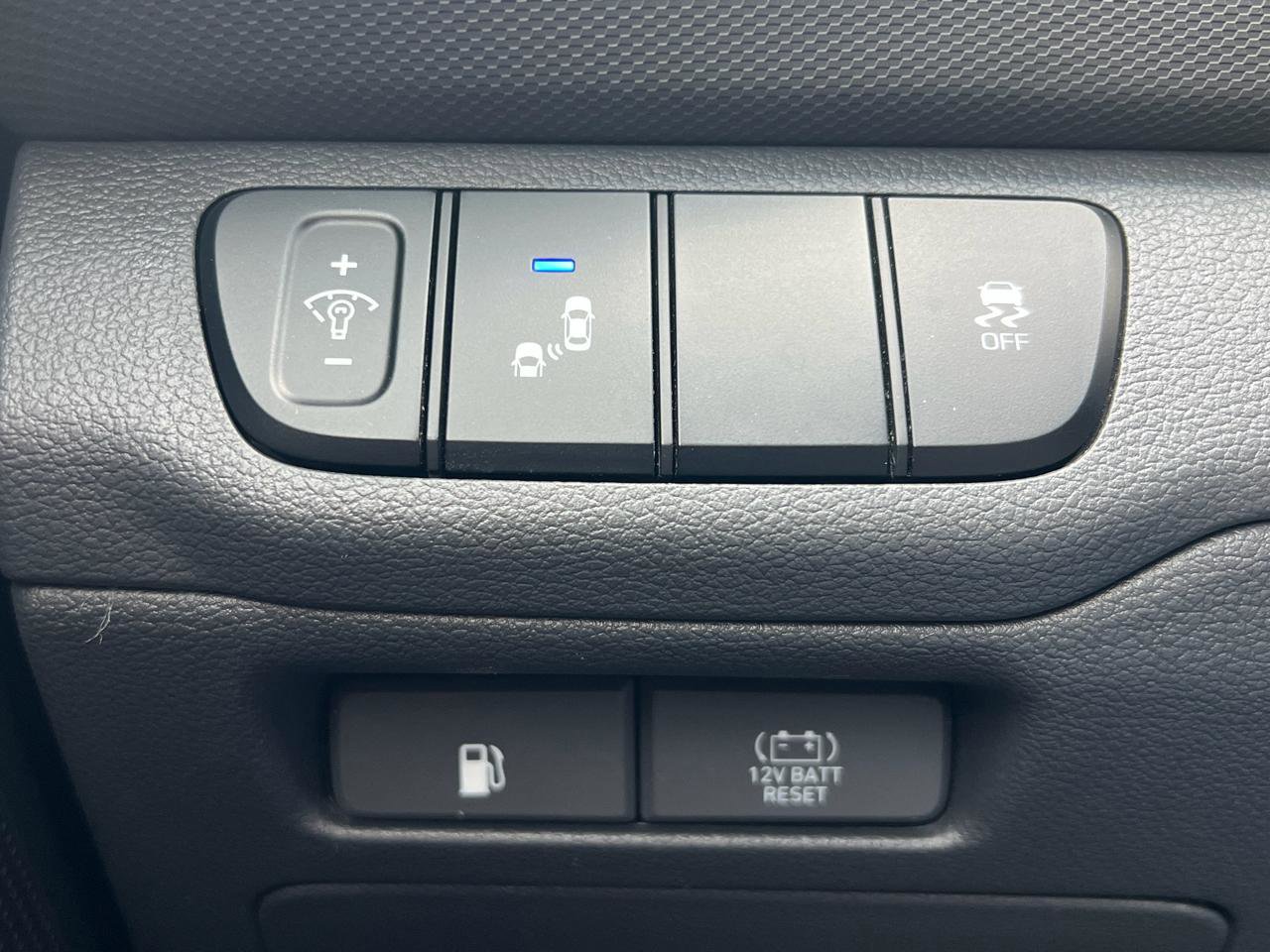 Used 2018 Hyundai Ioniq SEL FWD image 17