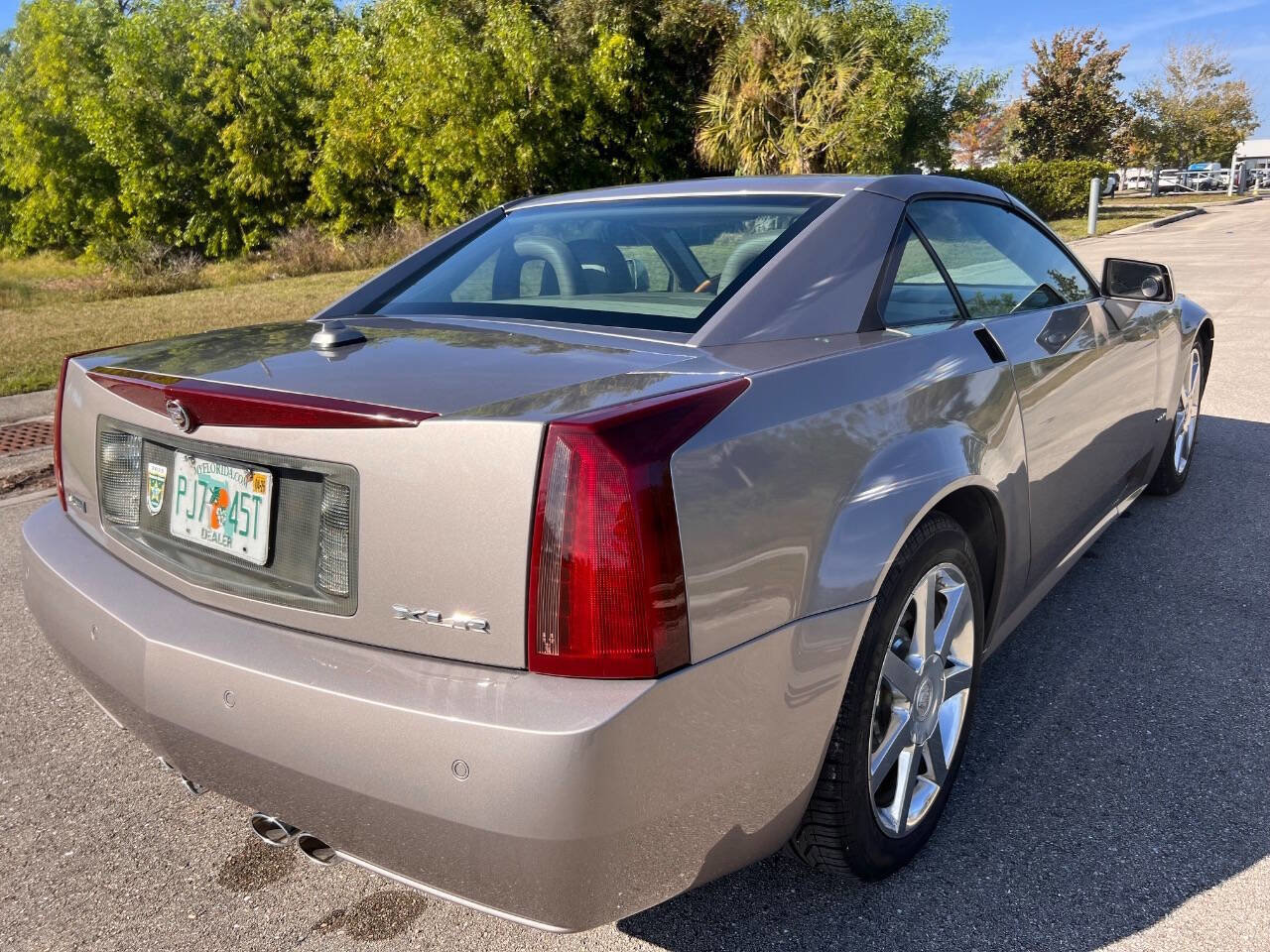 Used 2005 Cadillac XLR image 6