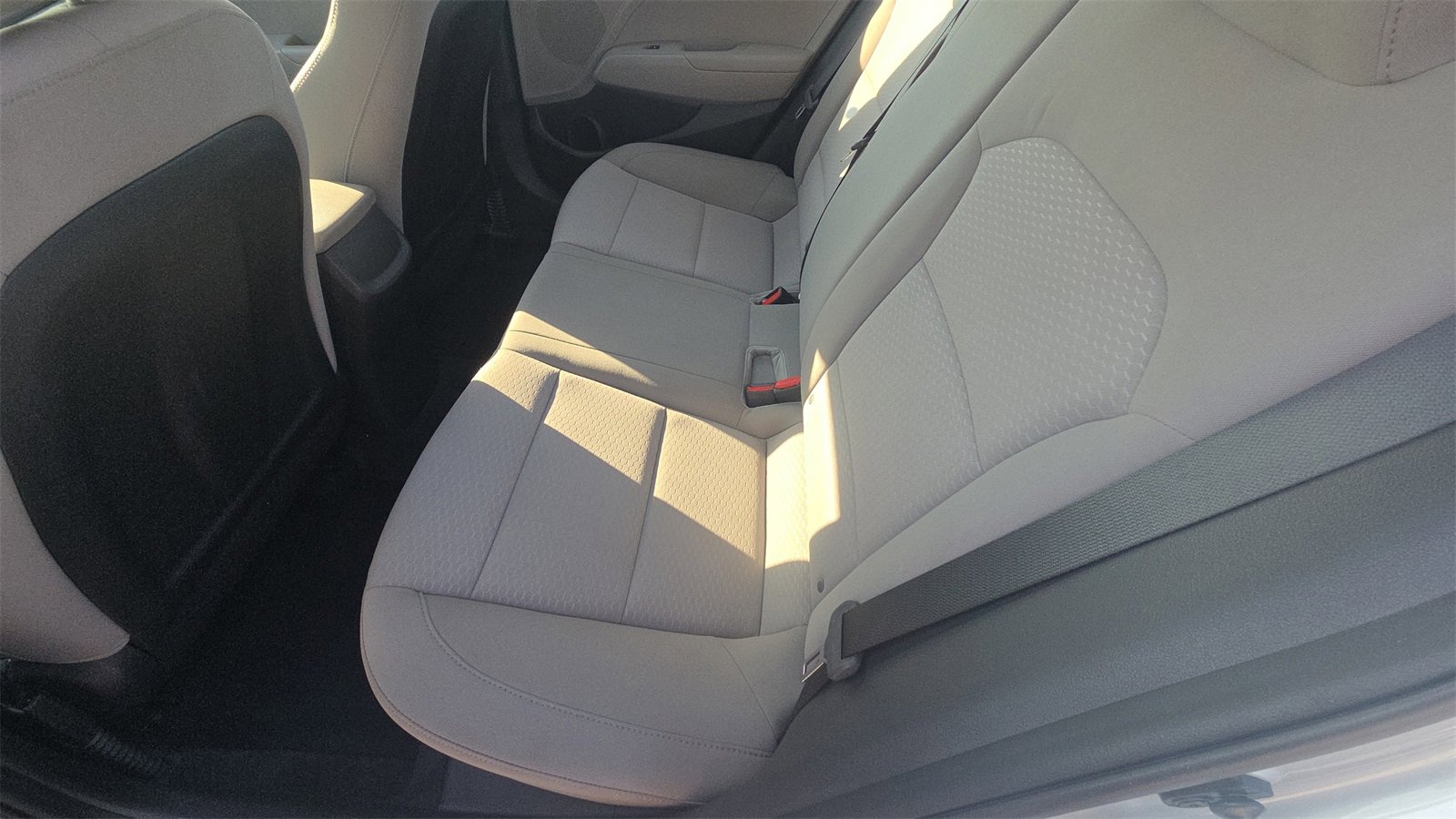 Used 2019 Hyundai Elantra SE image 17