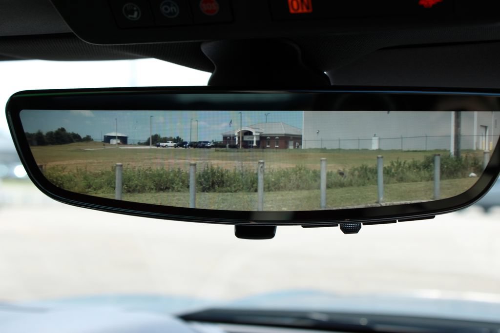 Used 2021 Chevrolet Camaro SS RWD image 13