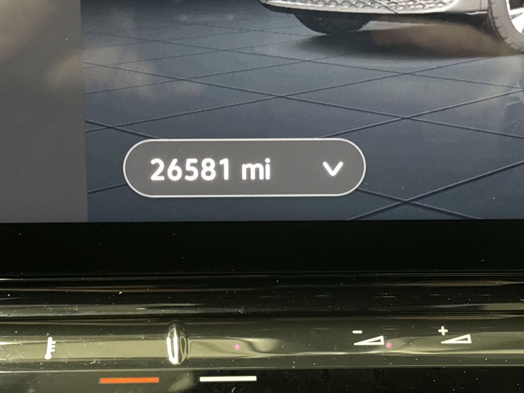 Used 2023 Volkswagen ID.4 Pro image 6