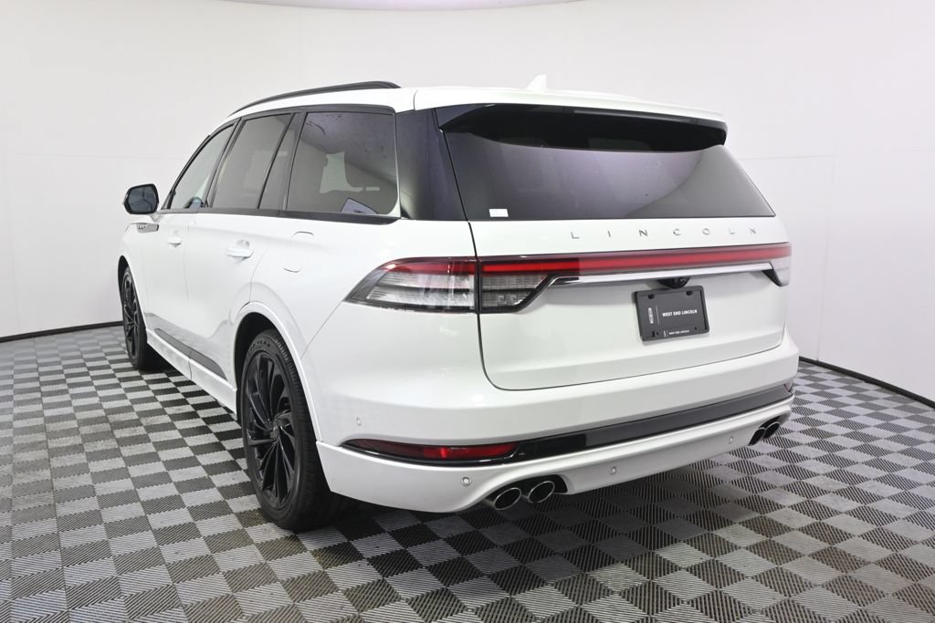 Used 2023 Lincoln Aviator Reserve w/ Equipment Group 201A AWD/4WD image 4