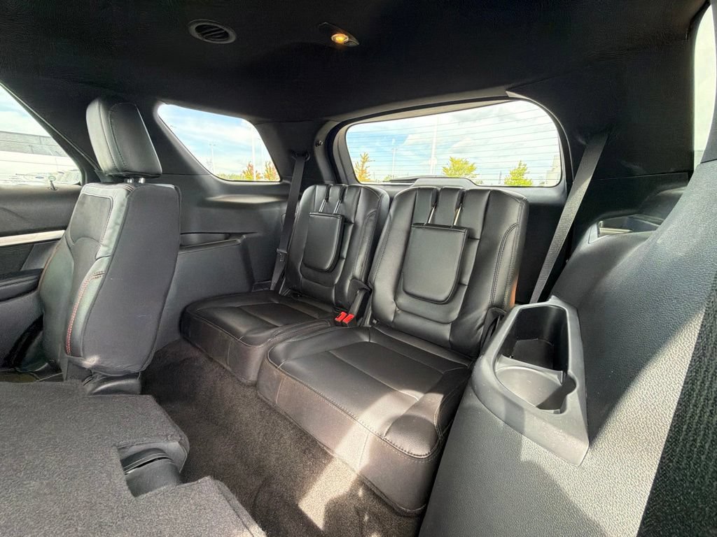 Used 2018 Ford Explorer XLT w/ Equipment Group 202A FWD image 30