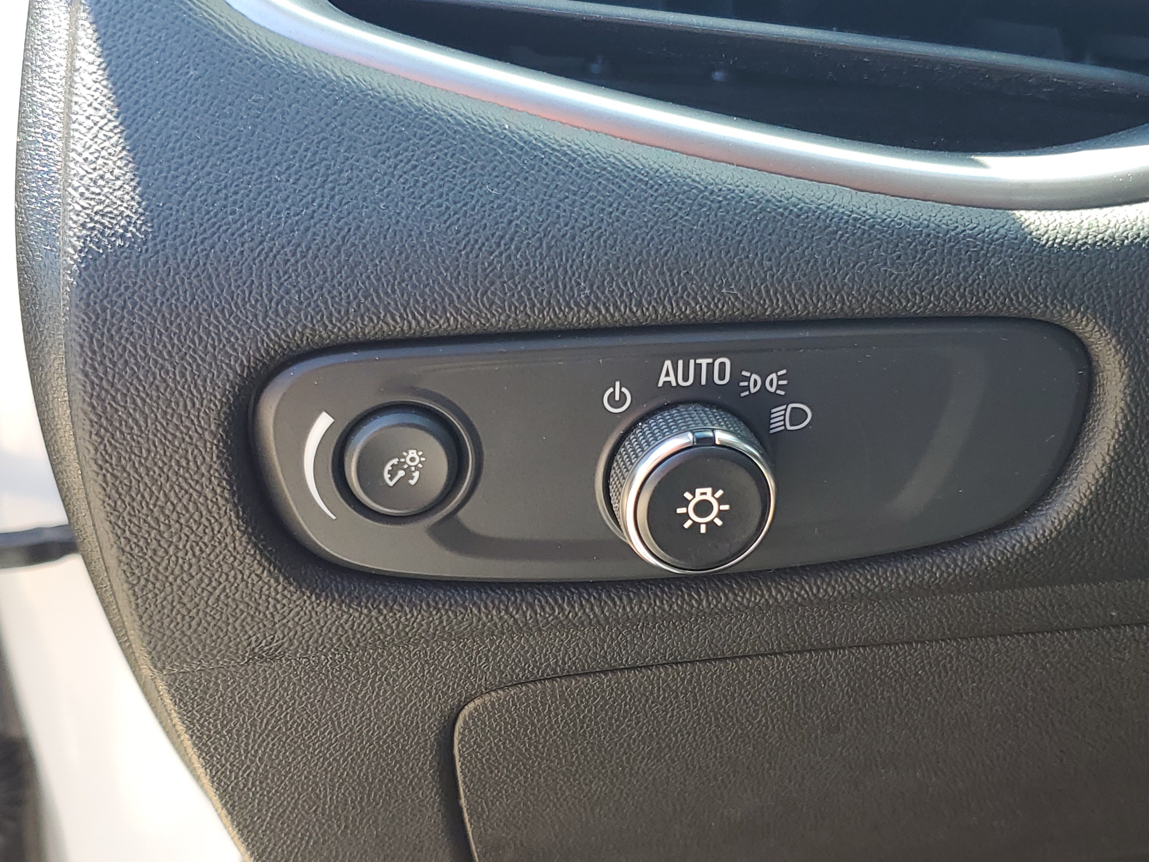 Used 2025 Chevrolet Malibu LT FWD image 14