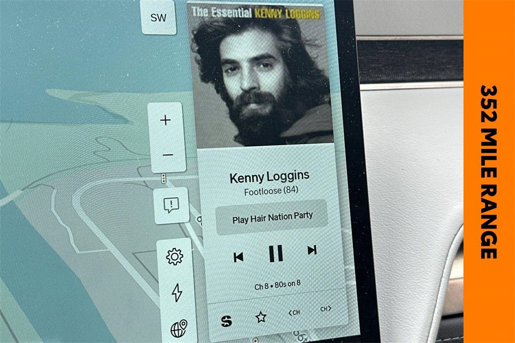 Used 2024 Rivian R1T Adventure image 17