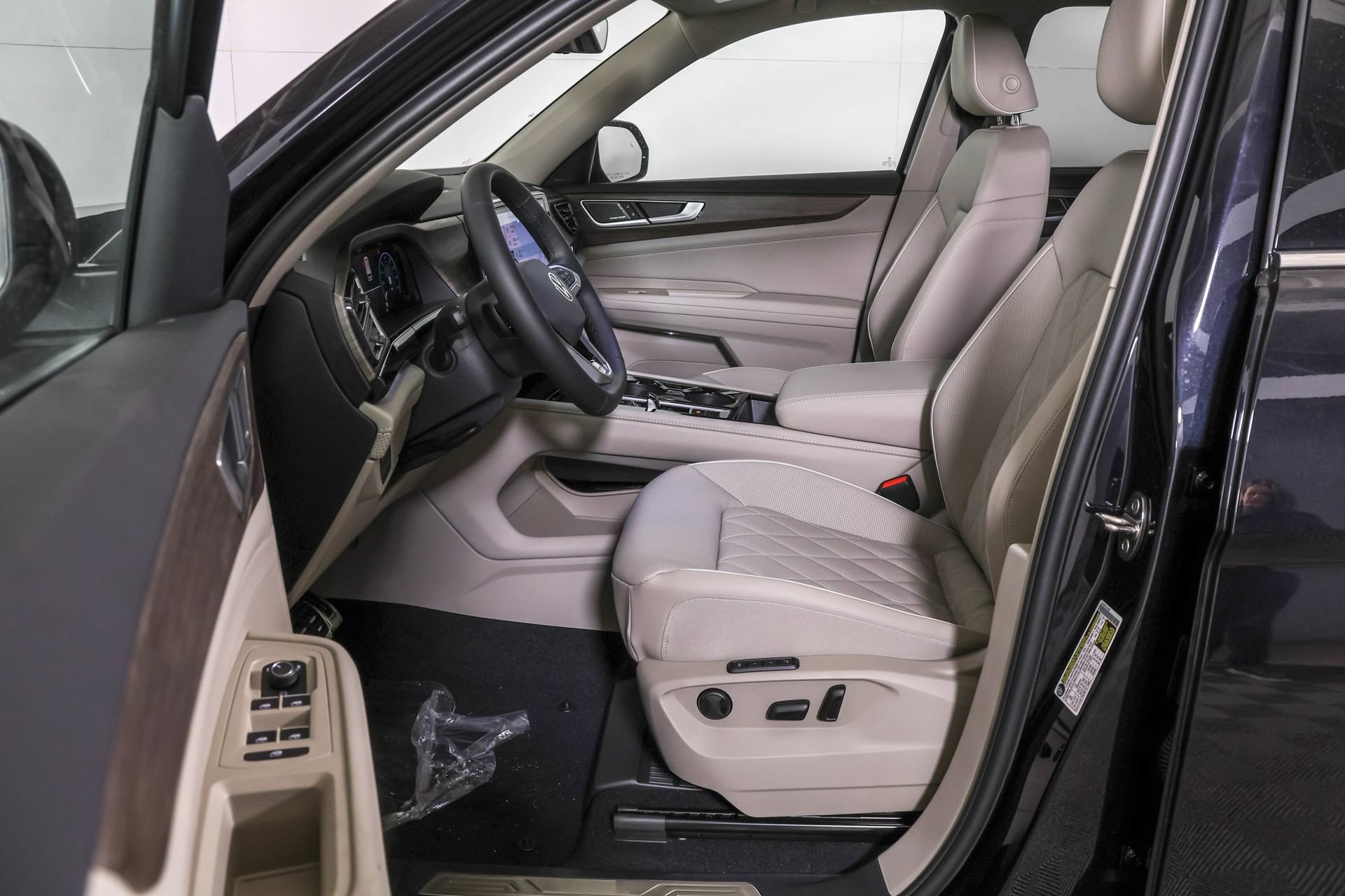 New 2026 Volkswagen Atlas SEL Premium R-Line image 5