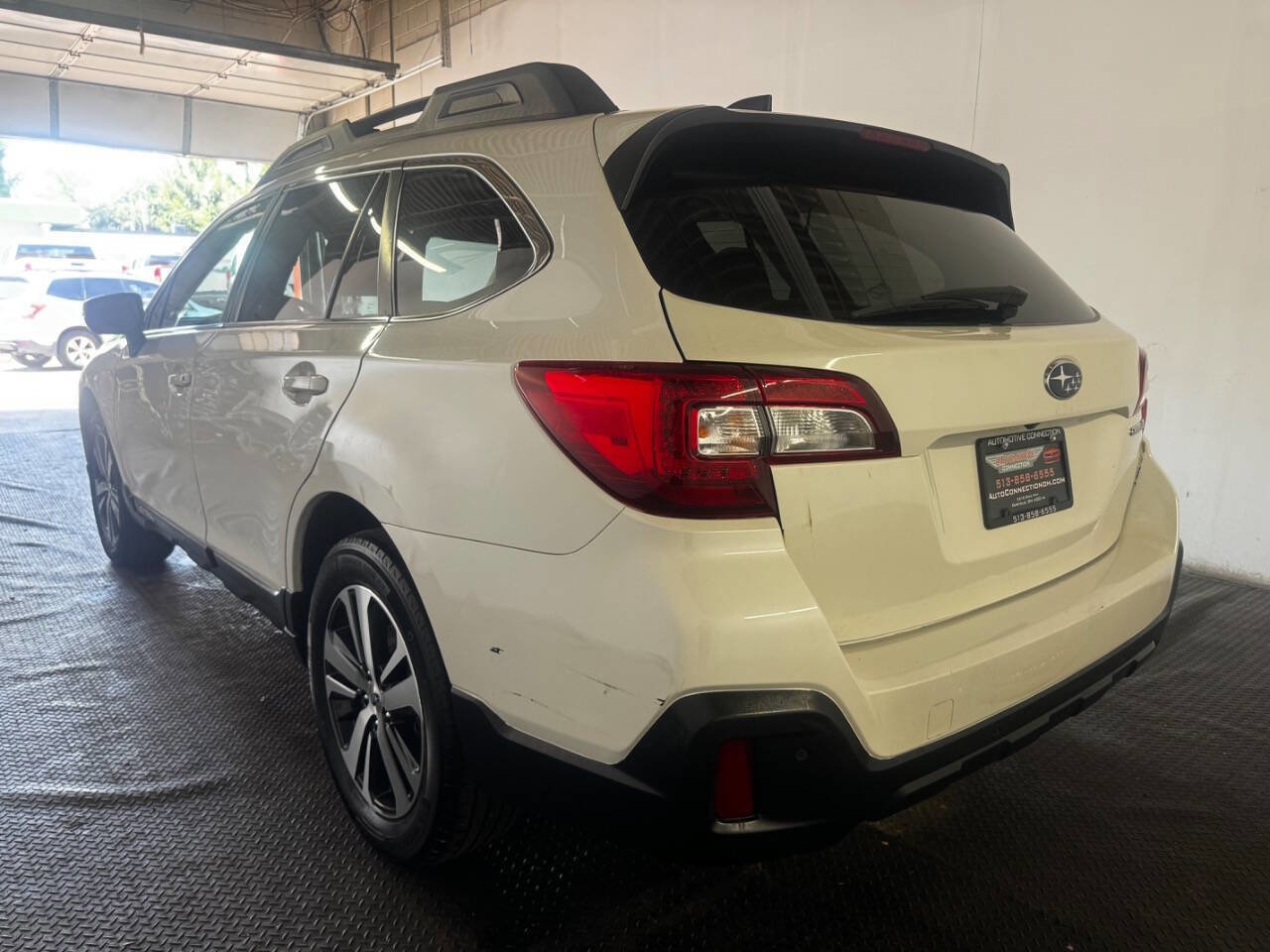 Used 2019 Subaru Outback 2.5i Limited image 2