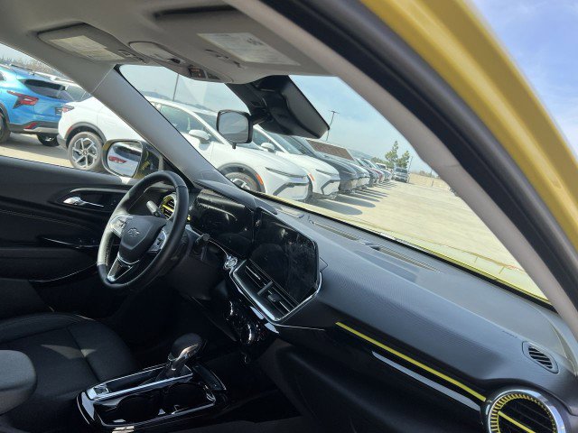 Used 2025 Chevrolet Trax ACTIV w/ Driver Confidence Package image 29