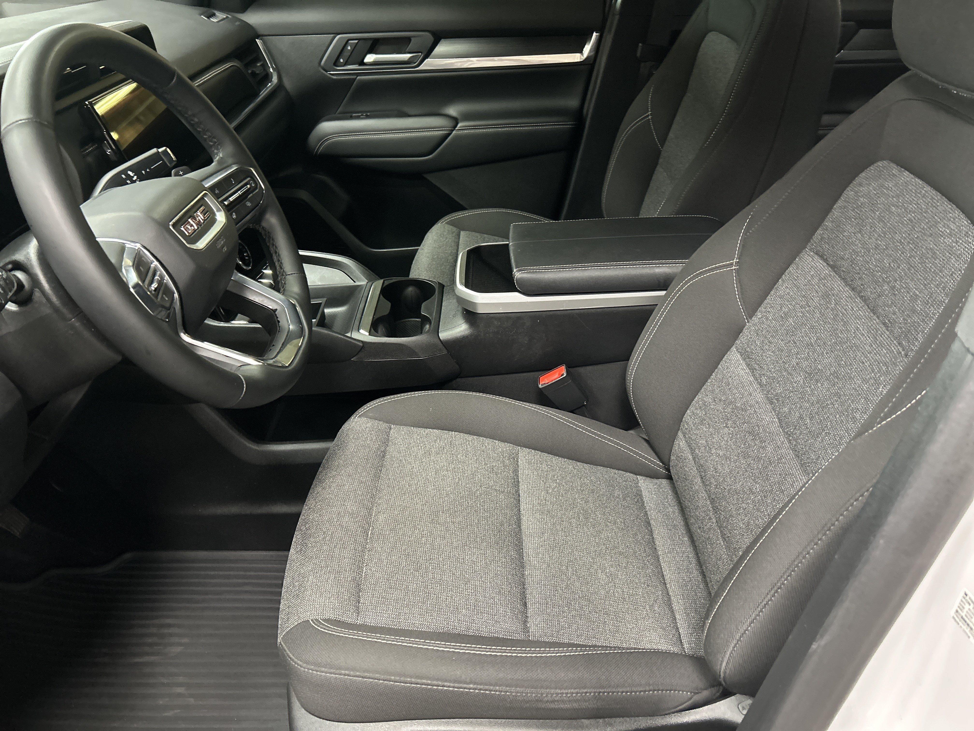 Used 2025 GMC Terrain Elevation AWD/4WD image 16