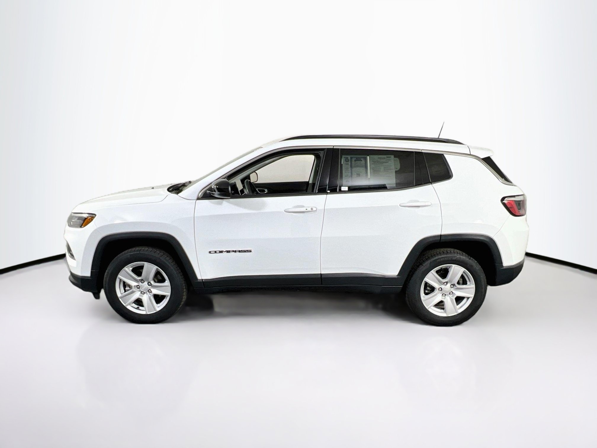 Used 2022 Jeep Compass Latitude w/ Convenience Group AWD/4WD image 8
