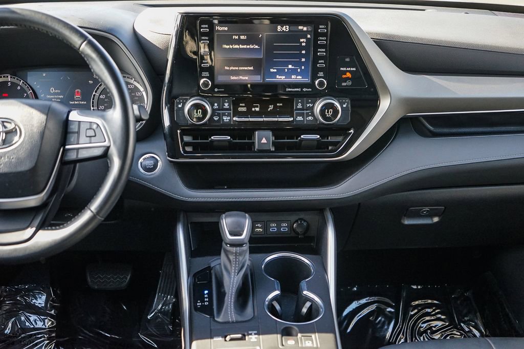 Used 2022 Toyota Highlander XLE image 14